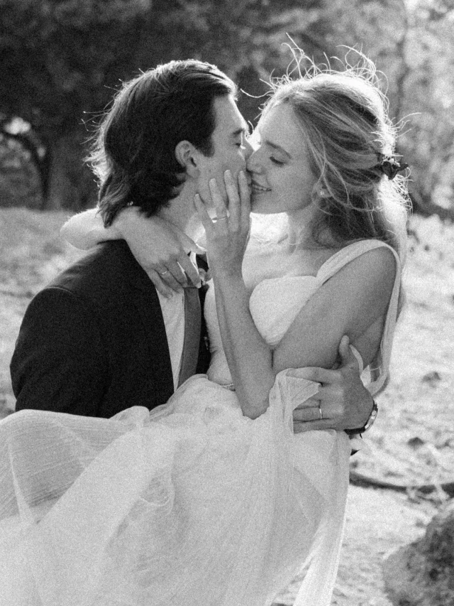 The beauty of what’s unscripted
💕
#spainweddingphotographer #europeweddingphotographer #spainphotographer